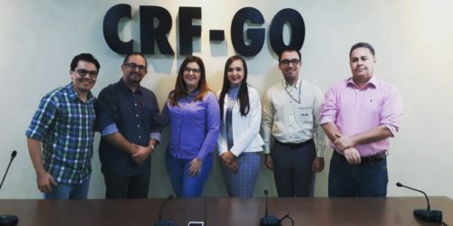 Equipe da fiscalização do CRF/TO visita o Conselho de Goiás