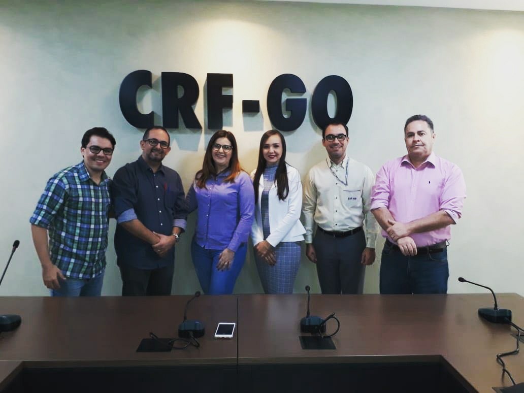 Equipe da fiscalização do CRF/TO visita o Conselho de Goiás