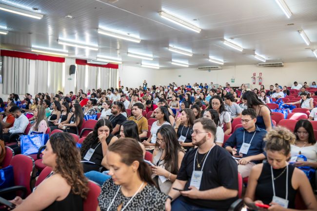 Segundo dia do Congresso Tocantinense de Farmácia aborda primeiros passos na carreira, cannabis medicinal e saúde esportiva