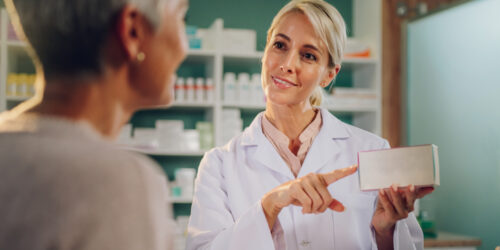 Uso excessivo de analgésicos agrava enxaqueca e reforça papel estratégico dos farmacêuticos