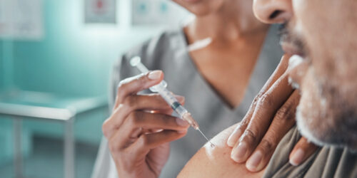 Ampliada para maiores de 18 anos vacina que previne bronquiolite