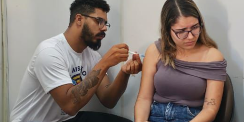 Conselho Regional de Farmácia reforça Dia D de vacinação contra o Sarampo com equipe de farmacêuticos em Palmas