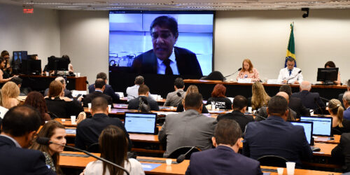 PL sobre procedimentos estéticos pode passar por ajustes após audiência pública na Câmara