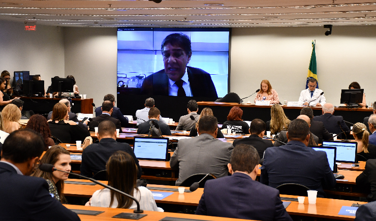 PL sobre procedimentos estéticos pode passar por ajustes após audiência pública na Câmara