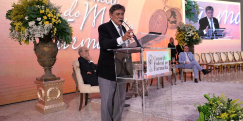 CFF entrega Comenda do Mérito Farmacêutico 2026