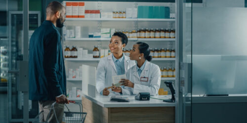 Câmara aprova PL que permite farmácias em supermercados, mantendo exigências sanitárias