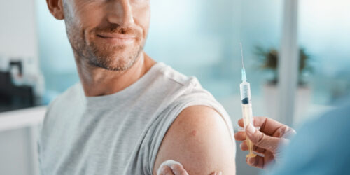 Vacina da gripe pode reduzir risco de infarto e AVC, aponta estudo dinamarquês