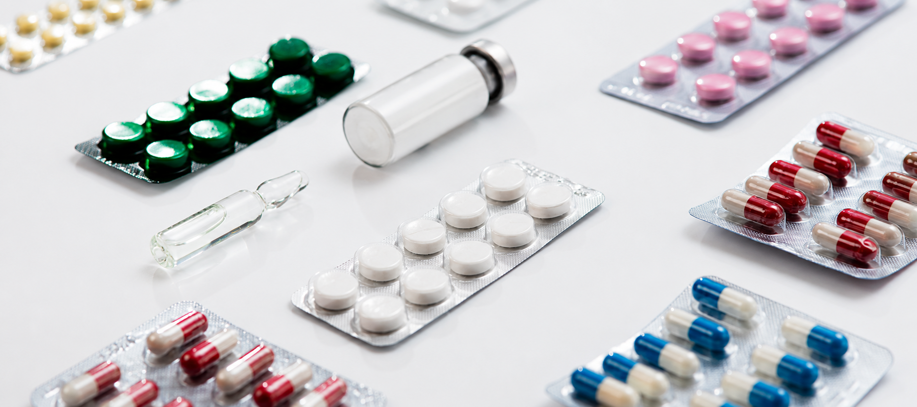 Autorizado, importado, experimental ou falsificado? Saiba as diferenças entre os medicamentos